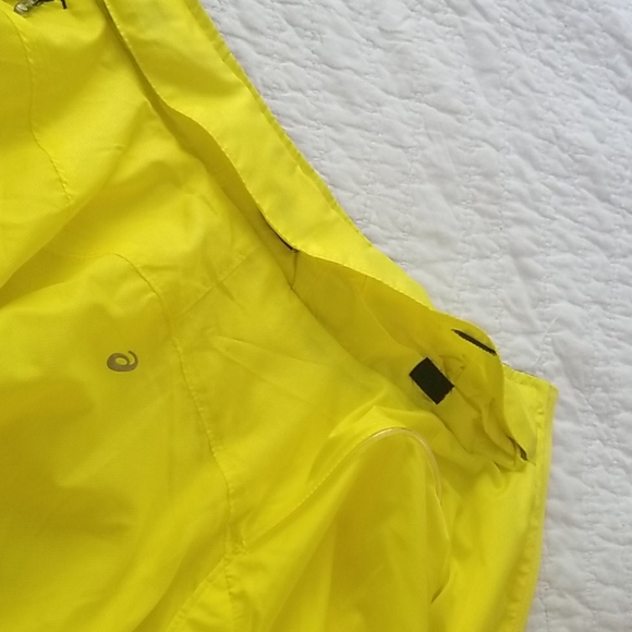 Running Jacket - Picture 8 of 8